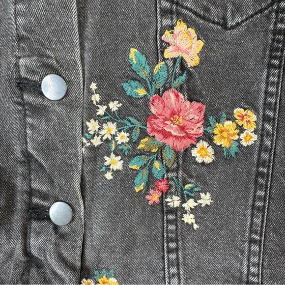 DRIFTWOOD Embroidered Spring Trucker Jacket Black Floral Denim Size Large - Picture 5 of 15